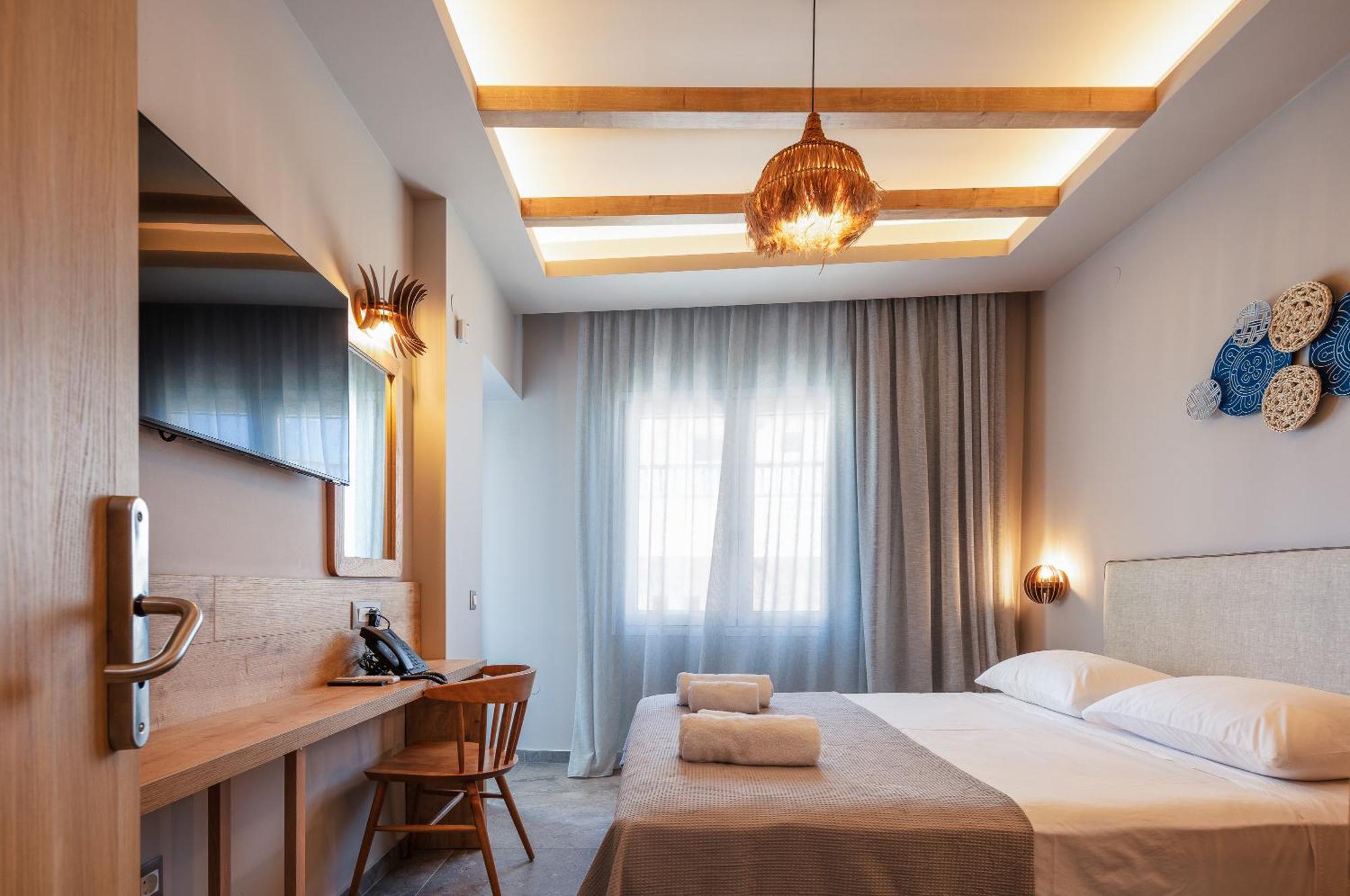 Skipper Beachfront Suites 헐소니소스 객실 사진